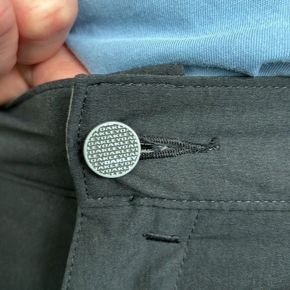 Oakley Golf Shorts - Picture 5 of 7